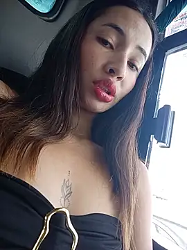 Snapshot of -Nicol chatting on July 18, 7:44 pm -Nicol online show from July 18, 7:44 pm
