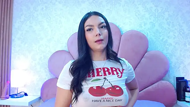 Snapshot of ElhaThomson chatting on November 9, 10:36 pm ElhaThomson online show from November 9, 10:36 pm