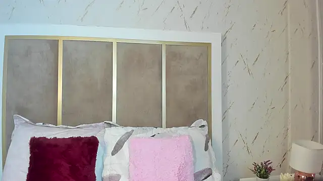 IsabelaWoods online show from March 7, 1:53 am