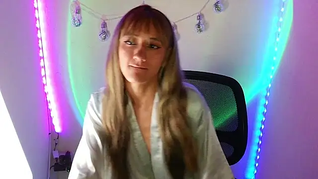 Snapshot of Lya1_ch chatting on November 11, 10:47 pm Lya1 ch online show from November 11, 10:47 pm