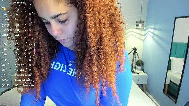 Snapshot of ninna_curly chatting on October 6, 5:30 am ninna curly online show from October 6, 5:30 am
