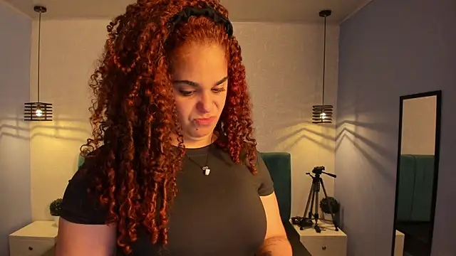 Snapshot of ninna_curly chatting on September 19, 9:30 pm ninna curly online show from September 19, 9:30 pm