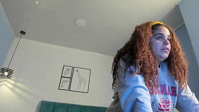 Snapshot of ninna_curly chatting on June 15, 3:29 am ninna curly online show from June 15, 3:29 am