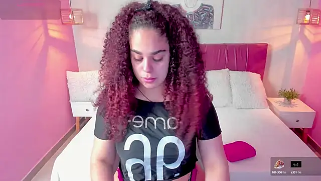 Snapshot of ninna_curly chatting on March 18, 4:07 am ninna curly online show from March 18, 4:07 am
