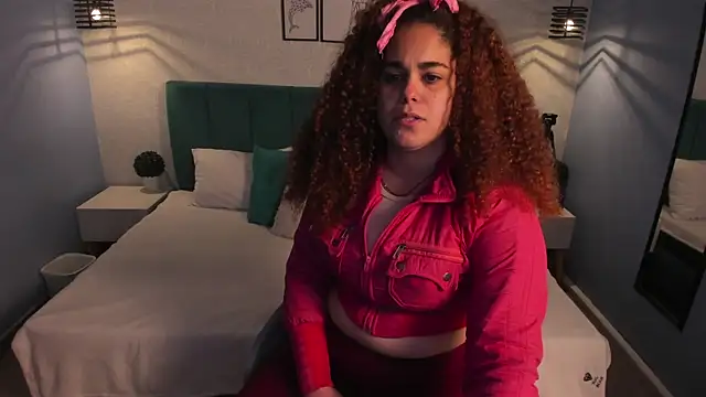 ninna curly online show from December 5, 4:33 am