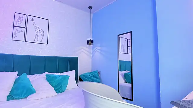 ninna curly online show from February 2, 9:36 pm