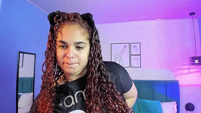 Snapshot of ninna_curly chatting on September 18, 9:18 pm ninna curly online show from September 18, 9:18 pm
