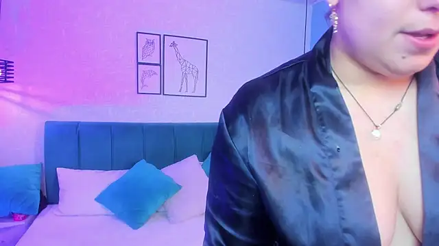 ninna curly online show from November 18, 5:11 am