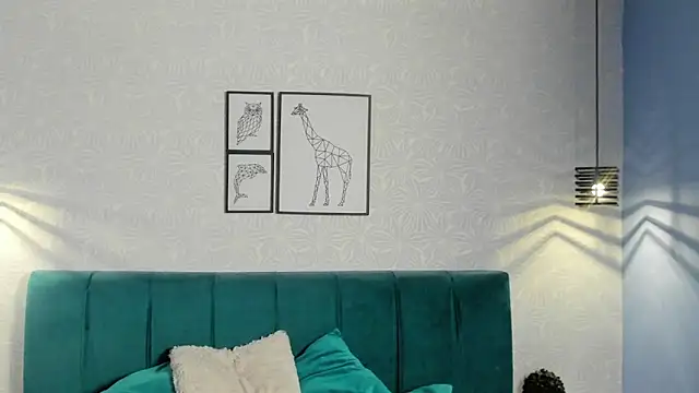 ninna curly online show from April 18, 5:21 am