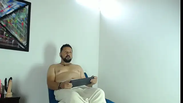 Snapshot of Daniel_08_8 chatting on March 4, 2:53 pm Daniel 08 8 online show from March 4, 2:53 pm