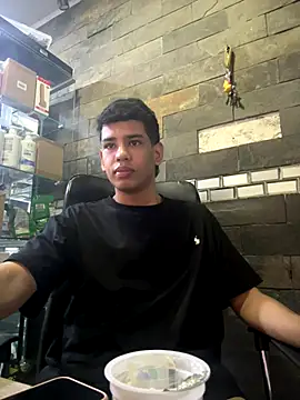 Santiago-Thompson online show from December 20, 9:28 pm