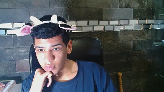 Santiago-Thompson online show from October 24, 11:48 pm