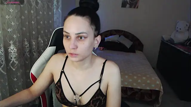 Kriss brunette 5 online show from December 5, 8:02 am