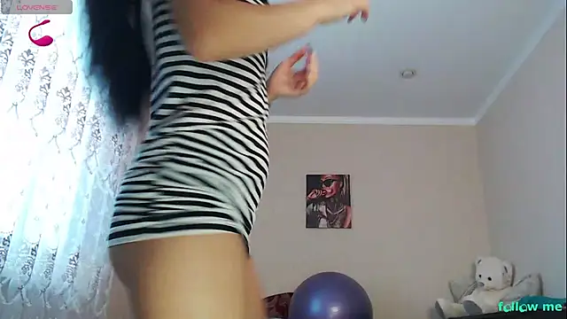 Snapshot of Kriss_brunette_5 chatting on September 30, 8:42 am Kriss brunette 5 online show from September 30, 8:42 am