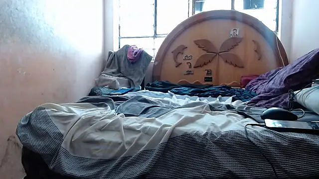 nakedlima online show from December 21, 4:30 pm