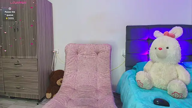 Sophie Astor online show from June 16, 9:37 pm