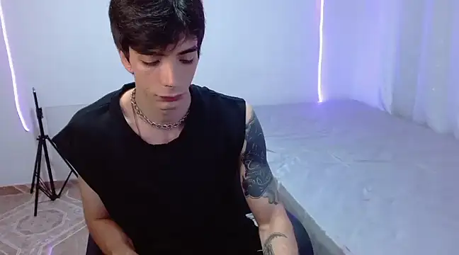 H3ll B0I online show from March 13, 8:00 pm