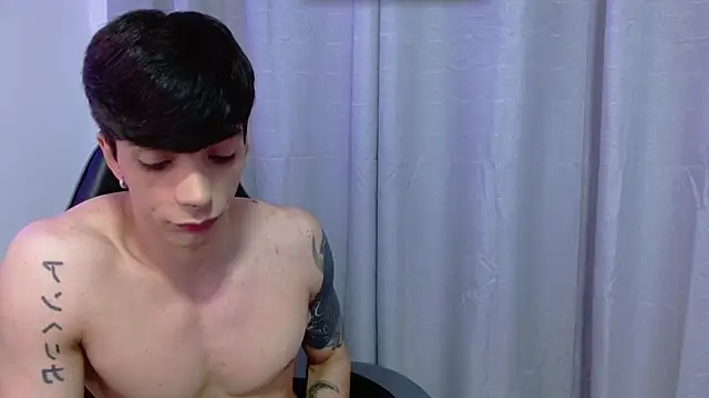 H3ll B0I online show from September 25, 8:53 am