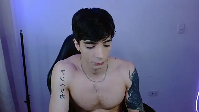 H3ll B0I online show from February 22, 3:20 am