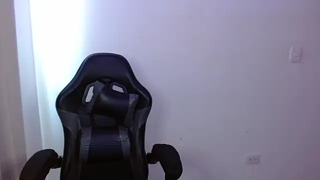 H3ll B0I online show from March 11, 8:14 pm