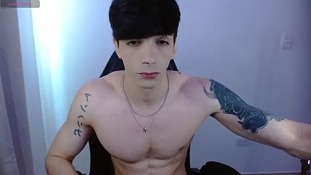 H3ll B0I online show from February 14, 4:29 pm