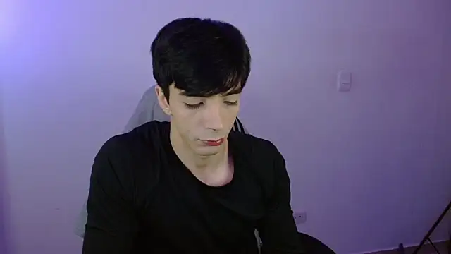 H3ll B0I online show from March 23, 11:04 pm