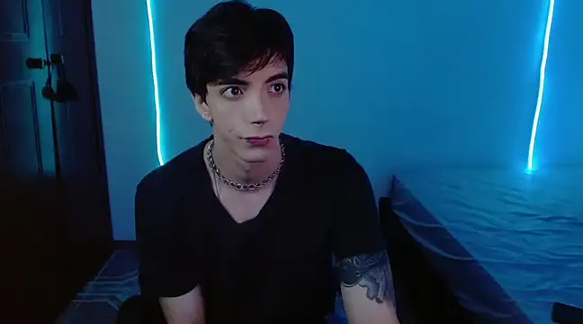 H3ll B0I online show from March 12, 5:35 am