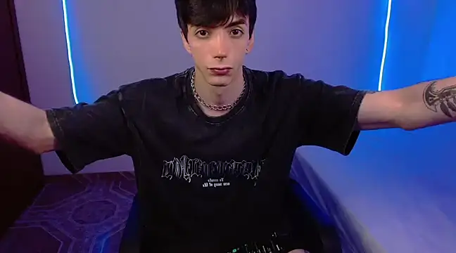 H3ll B0I online show from February 26, 4:19 am