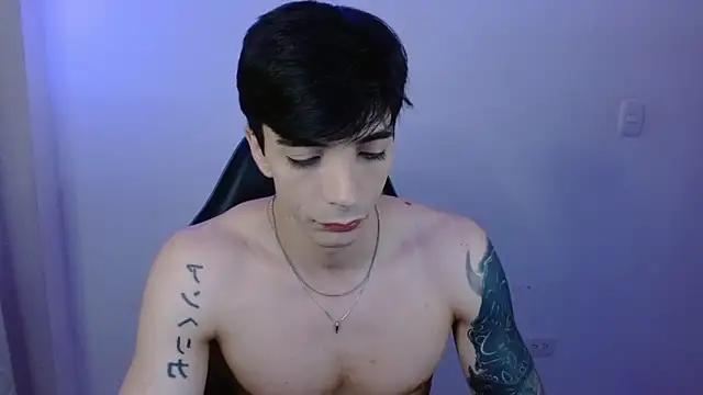 H3ll B0I online show from March 15, 7:48 am