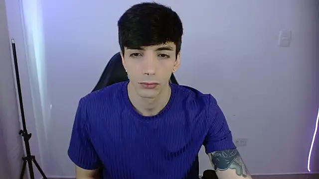 H3ll B0I online show from February 17, 3:42 pm