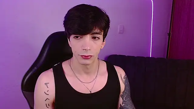 H3ll B0I online show from May 15, 6:11 am