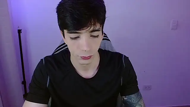 H3ll B0I online show from March 30, 10:11 pm