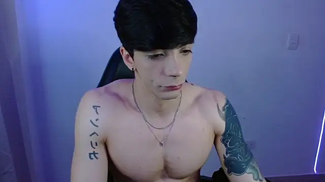 H3ll B0I online show from February 13, 3:28 am