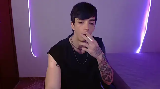 H3ll B0I online show from February 23, 7:00 am