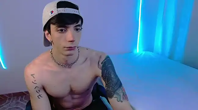 H3ll B0I online show from February 9, 6:11 am