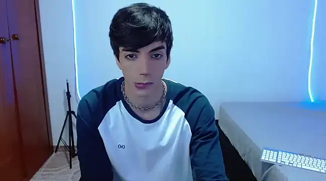 H3ll B0I online show from March 7, 6:46 am