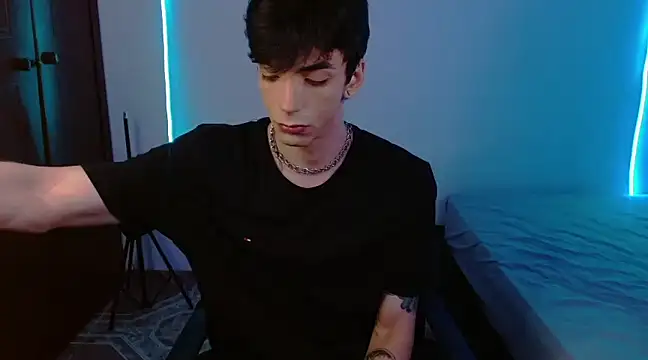 H3ll B0I online show from February 27, 2:57 am