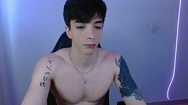 H3ll B0I online show from March 7, 10:48 pm