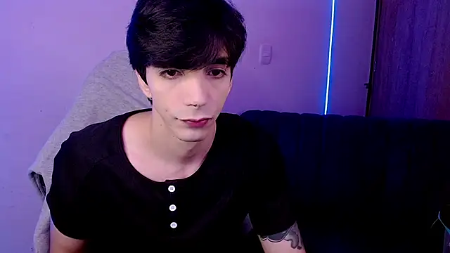 Snapshot of H3ll_B0I chatting on May 21, 5:05 am H3ll B0I online show from May 21, 5:05 am