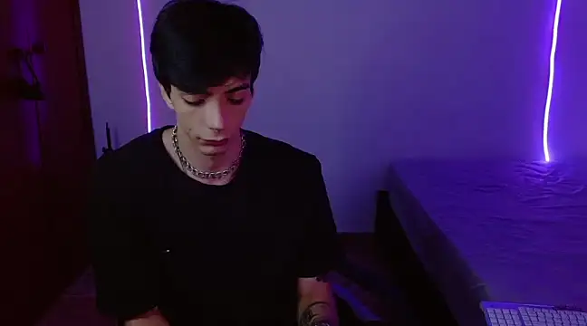 H3ll B0I online show from March 11, 6:41 am