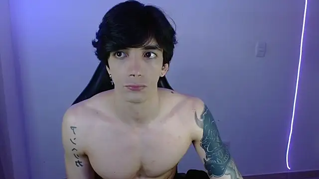 H3ll B0I online show from February 7, 7:38 am