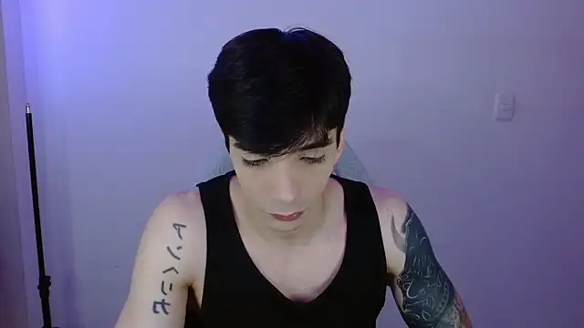 H3ll B0I online show from March 26, 10:07 pm