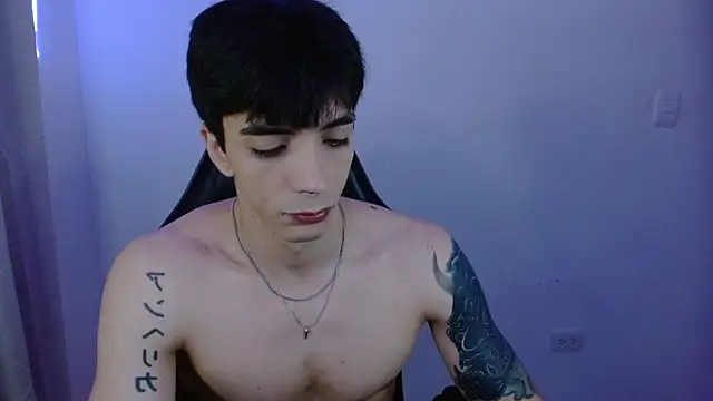 H3ll B0I online show from February 27, 10:20 pm