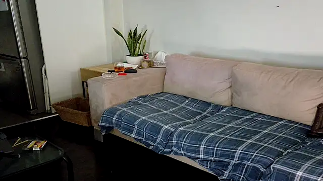 FreckleFaceBeauty online show from March 3, 9:33 pm