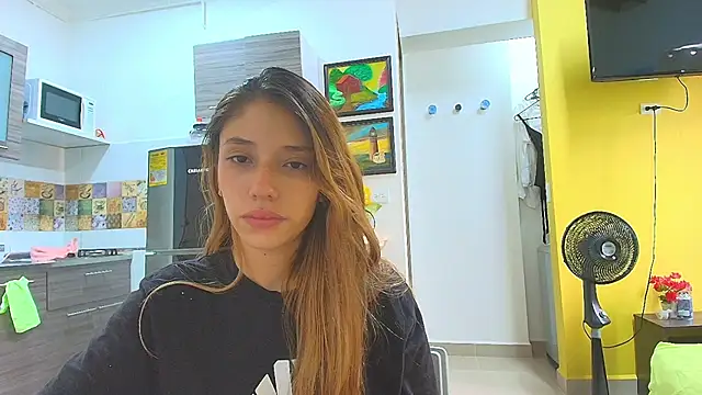 Alaiapink online show from May 13, 1:29 pm
