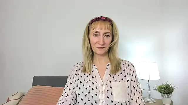 Snapshot of MargaretMilf69 chatting on February 27, 7:37 pm MargaretMilf69 online show from February 27, 7:37 pm