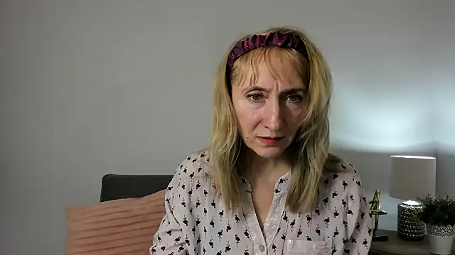Snapshot of MargaretMilf69 chatting on February 12, 4:33 pm MargaretMilf69 online show from February 12, 4:33 pm
