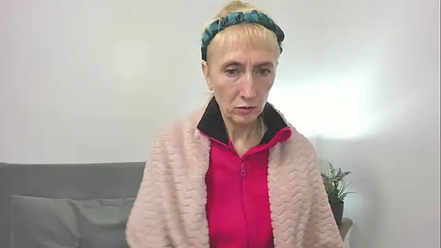 Snapshot of MargaretMilf69 chatting on October 14, 3:23 pm MargaretMilf69 online show from October 14, 3:23 pm