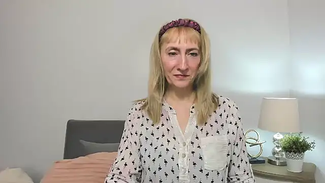 Snapshot of MargaretMilf69 chatting on March 22, 10:28 am MargaretMilf69 online show from March 22, 10:28 am