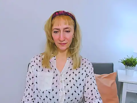 Snapshot of MargaretMilf69 chatting on March 17, 7:37 pm MargaretMilf69 online show from March 17, 7:37 pm
